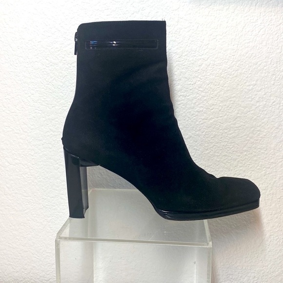 Stuart Weitzman Black Suede Bootie Square Toe 10 - Picture 4 of 9